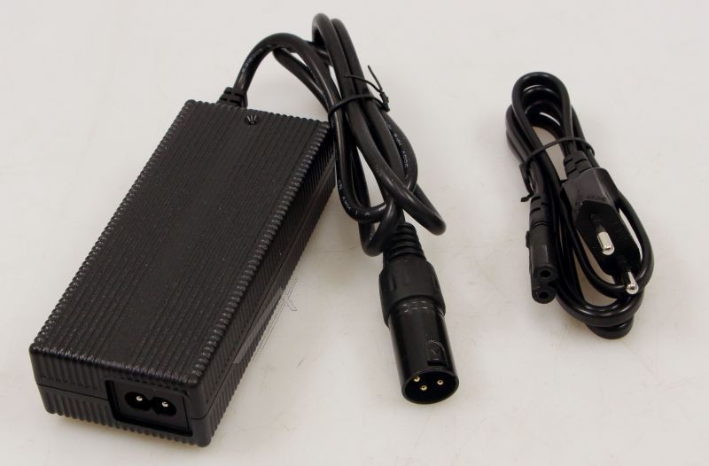 - Adaptateurs 220v                                             DYAI2981